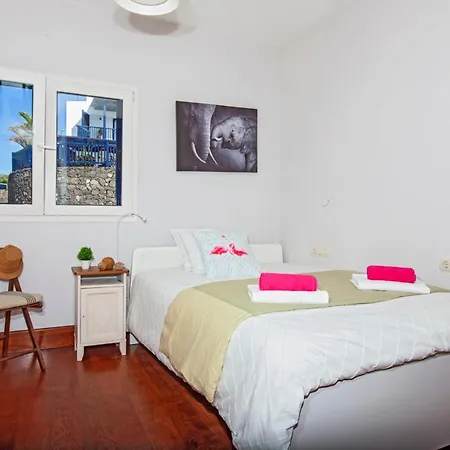 Sleeps 6 Pool Air Con Wifi Villa *