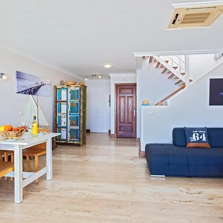Sleeps 6 Pool Air Con Wifi Villa